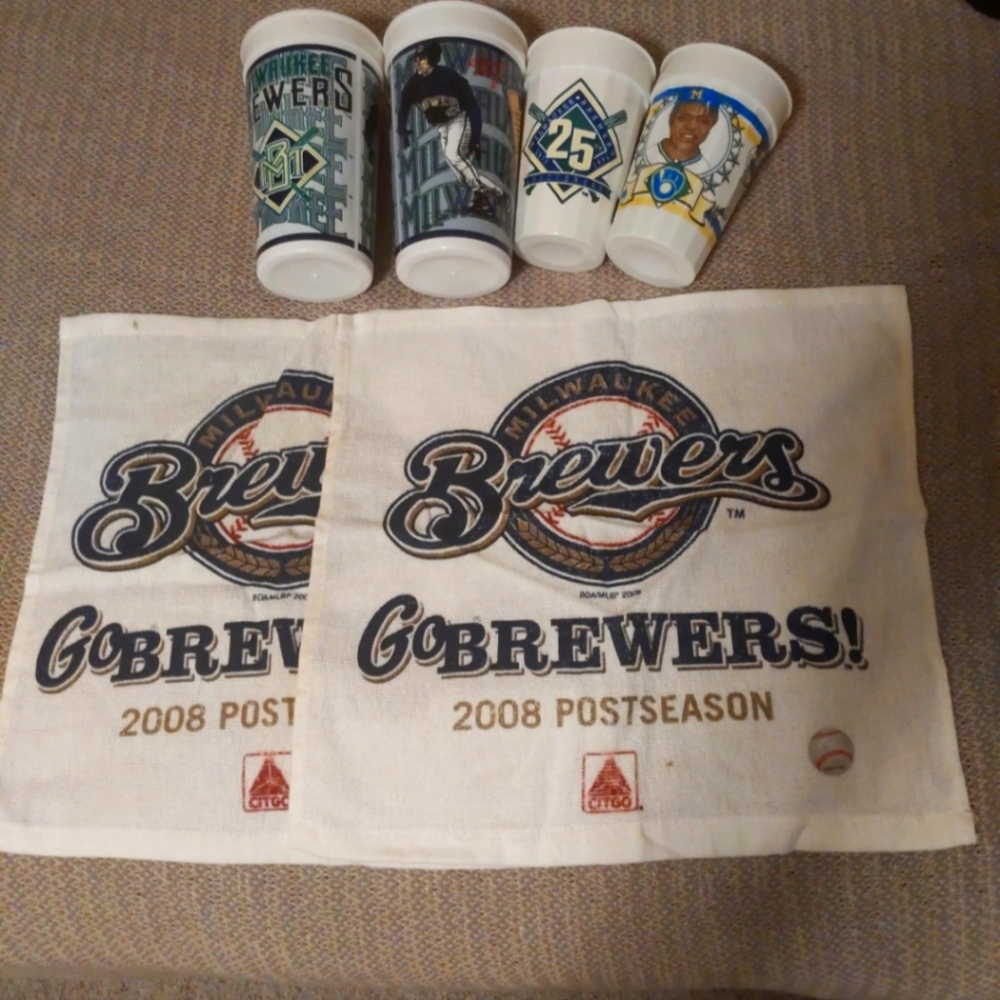 ⭐ Milwaukee Brewers vintage Cup and Towel Lot